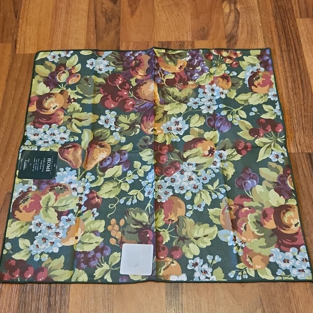 Laura Ashley Cloth Napkins Set of Five Rubens Green Floral Fruit Print New! NWT